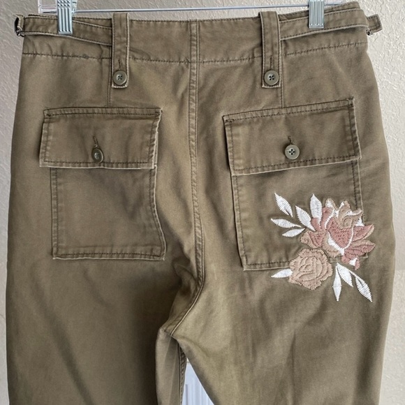 Free People Olive Wide-leg khaki pants with floral embroidery detail sz 8 - Picture 5 of 6